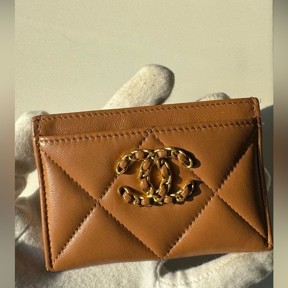 ❌SOLD❌Chanel 19 Card Holder